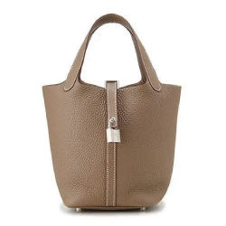 HERMES ピコタンロック18PM